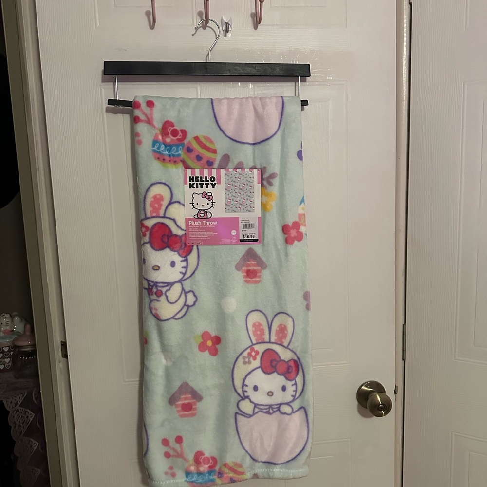 Hello Kitty Plush Throw Blanket
